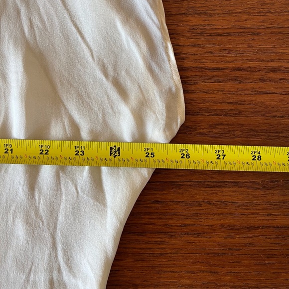 VINCE Silk Shirt. Size medium. Dolman sleeves. - Picture 5 of 6